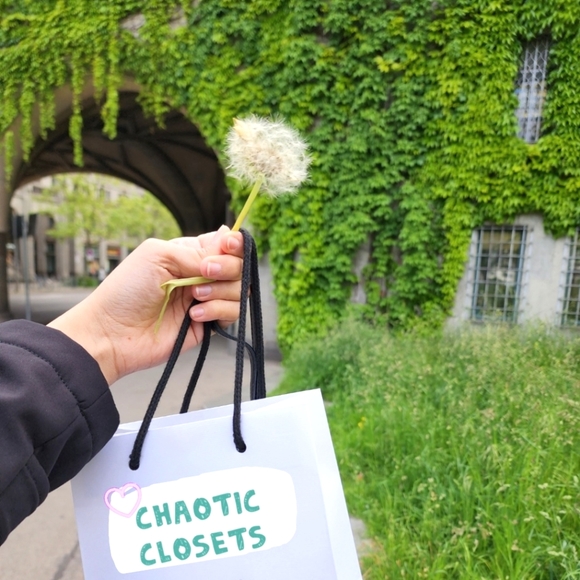 Meet your Posher, Rebecca - Picture 1 of 1